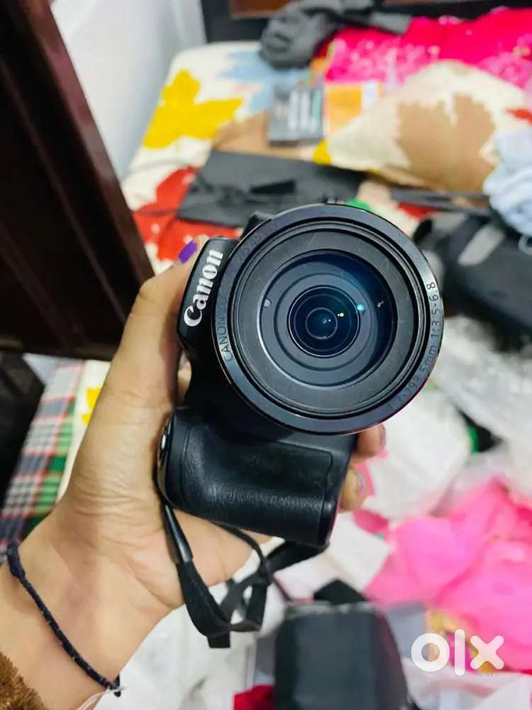 Canon Powershot SX430 IS- 45 X Zoom  HD camera - Like New!