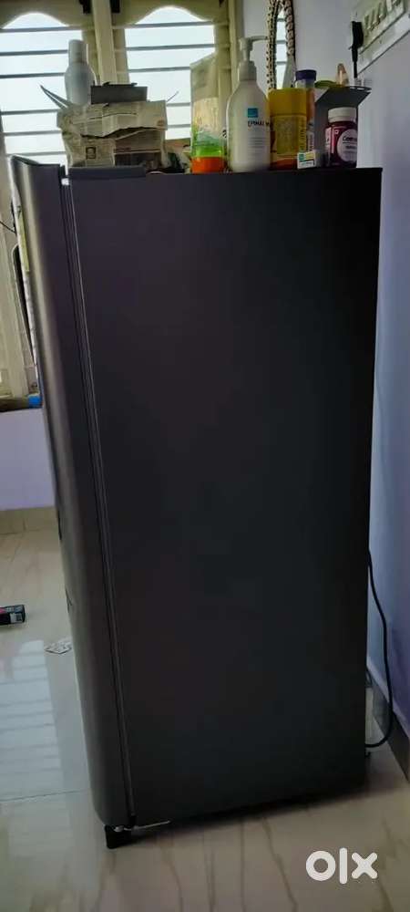 Samsung 183 L Fridge - 1 year and 10 months old -mint condition