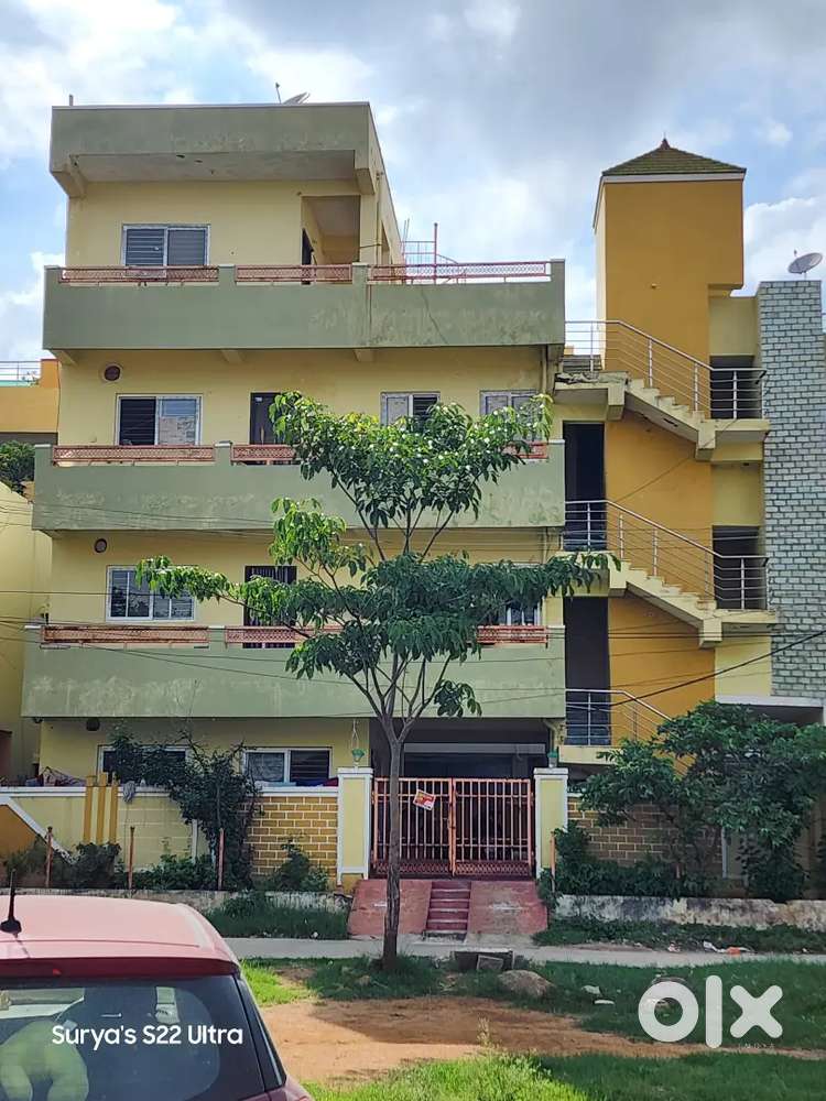 167 yds,G+3,Lift, 45k rents,low price,50 meters to peerzadiguda mainrd