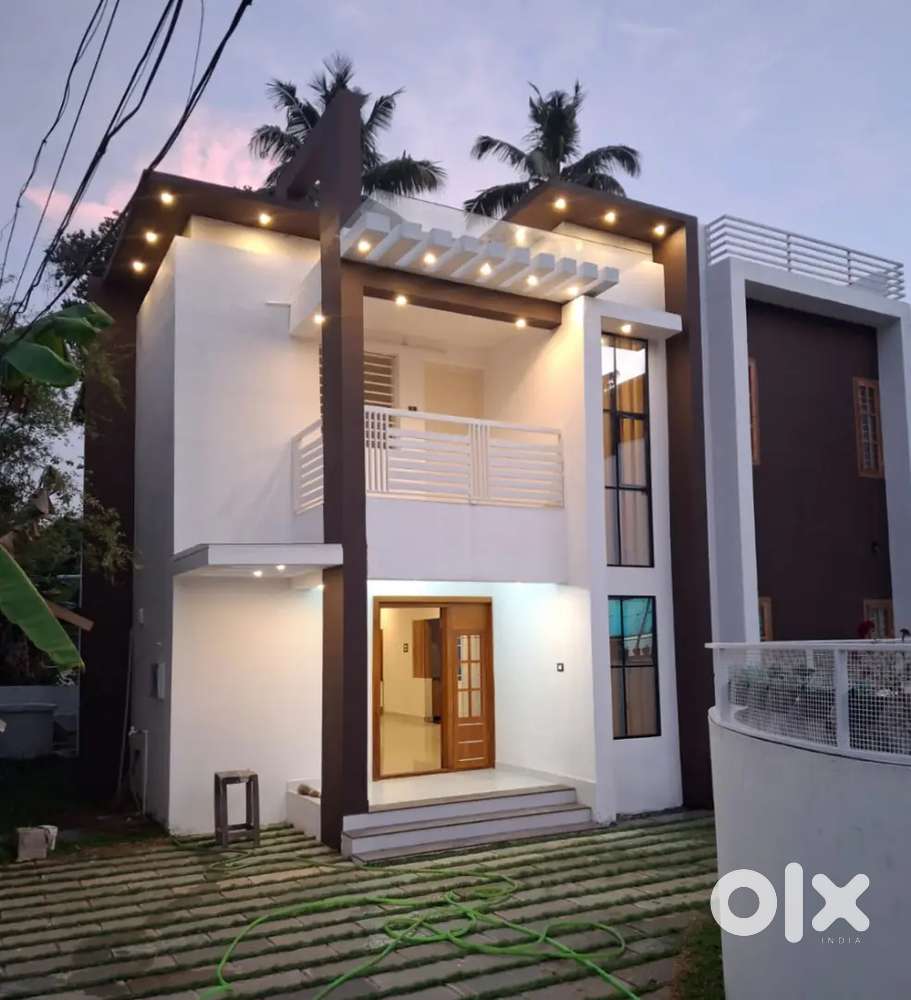 6cent 4bhk Asramam