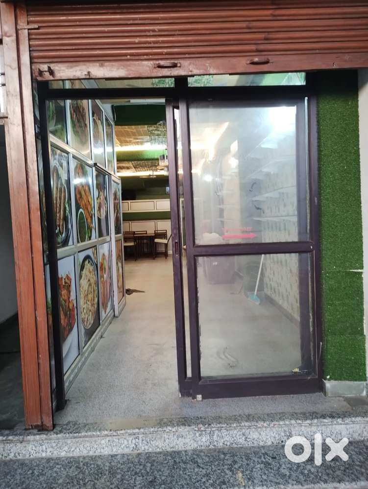 Shop at 9no. Crossing in brand new condition