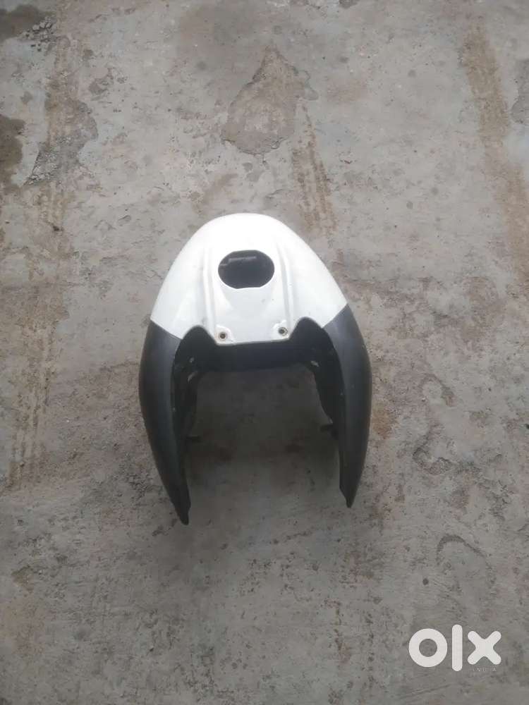 Bajaj NS 200 tank cover