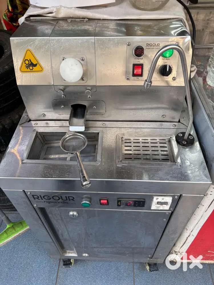 Sugarcane juice extraction machine