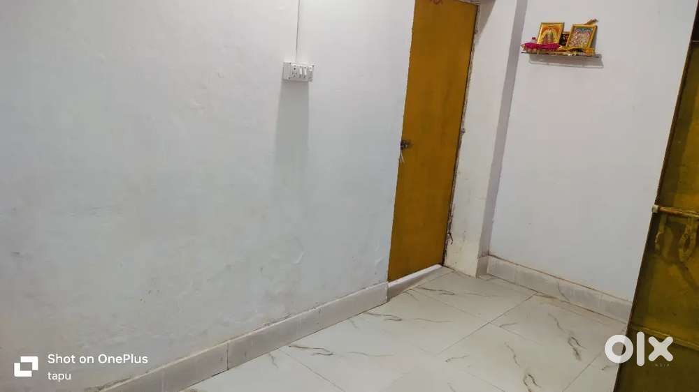 Need a girl roommate bda colony bhubaneswar