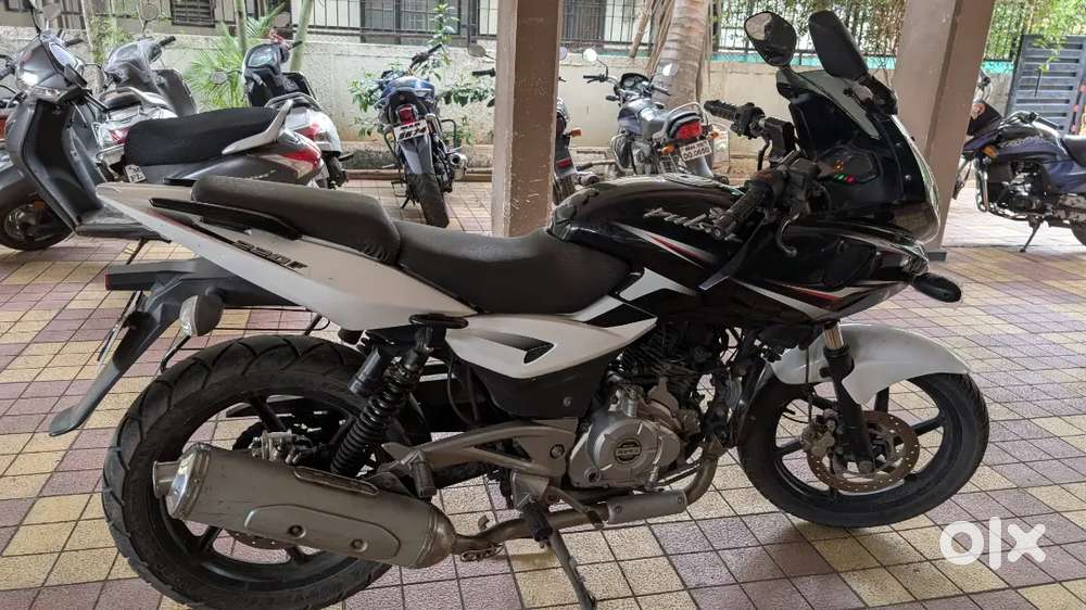 White and black color, new calipers installed a few months ago