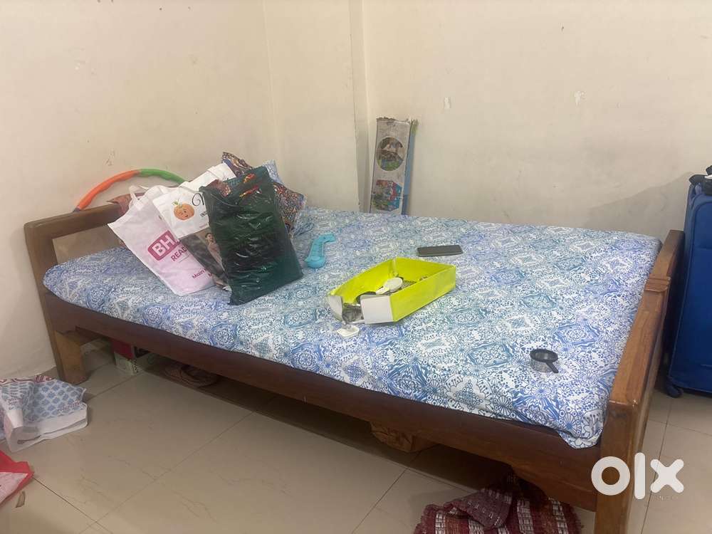 Original seesham single bed