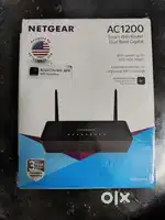NETGEAR WiFi Router & keypad mobile