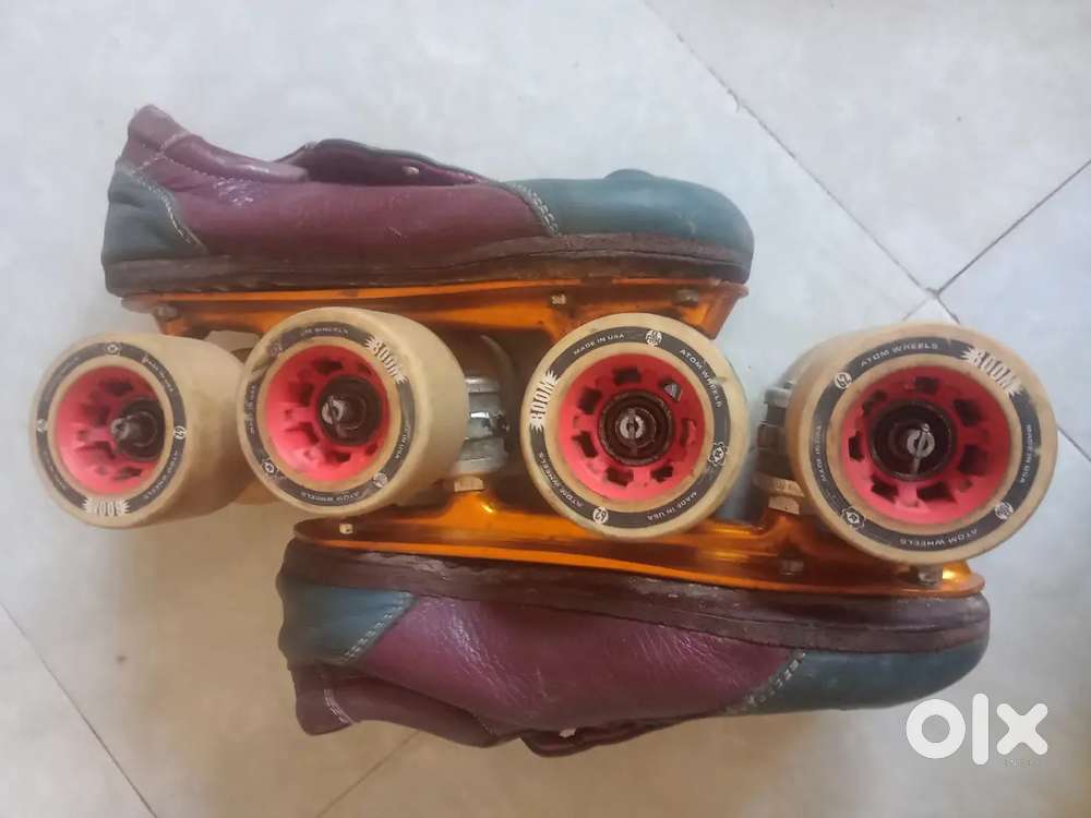 Skating shoes