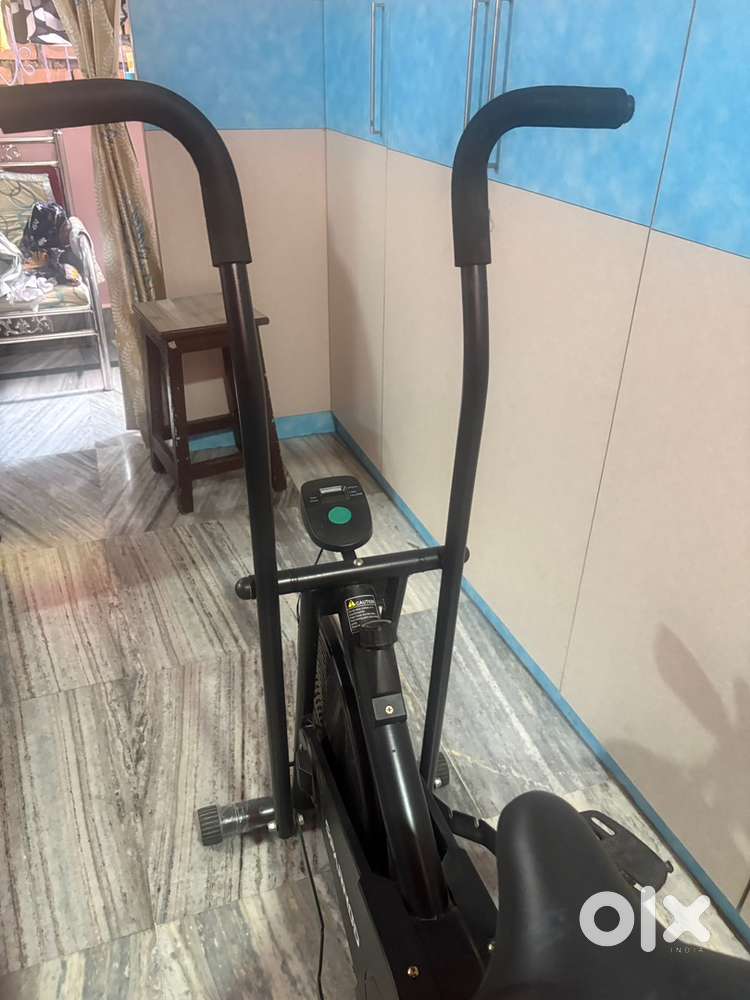 Sparnod Fitness SAB-05 Upright Air Bike Exercise Cycle