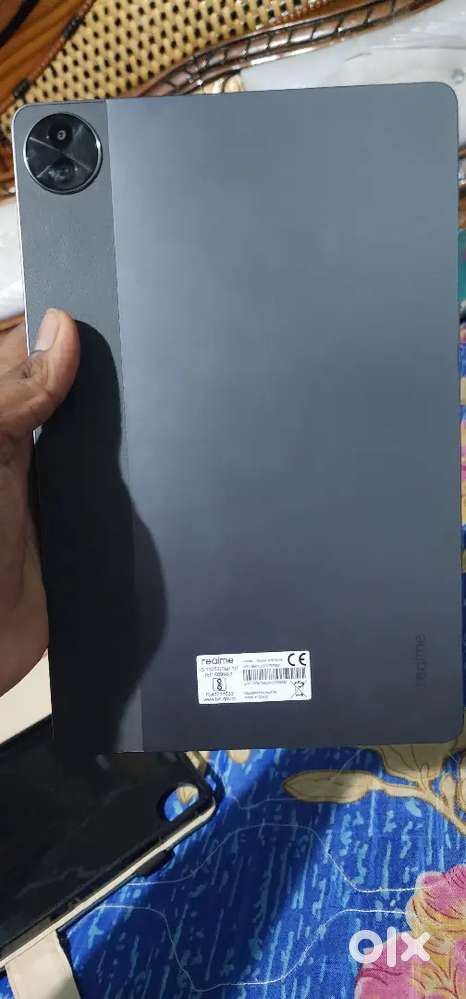 Realmepad 2lite tab 8gb ram 128storage with insect sim neat condiction