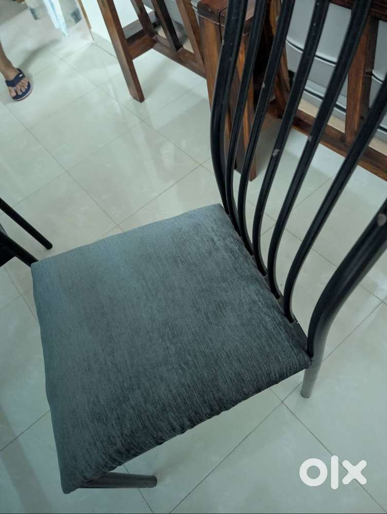 6 Seater Glass Dining table sale Vanchiyoor , Trivamdrum