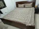 Solid Wood King Size Bed + Storage Box with high quality of Mattress