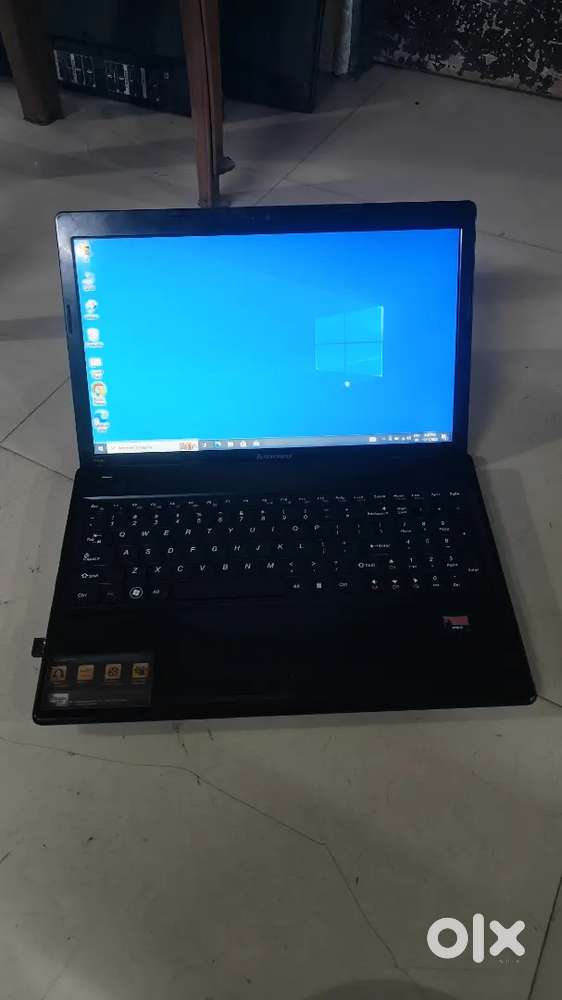 Lenovo AMD E-300 8gb 500gb 16inch charger all working