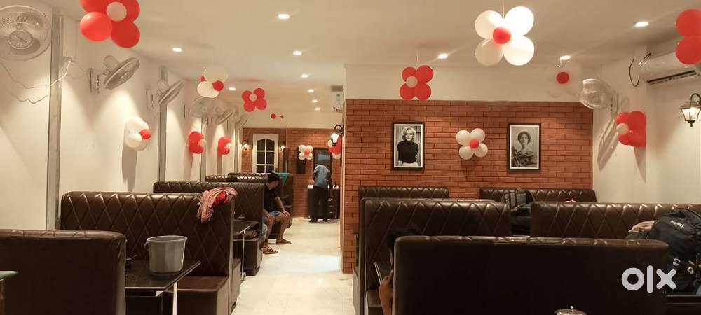 female restaurant cashier