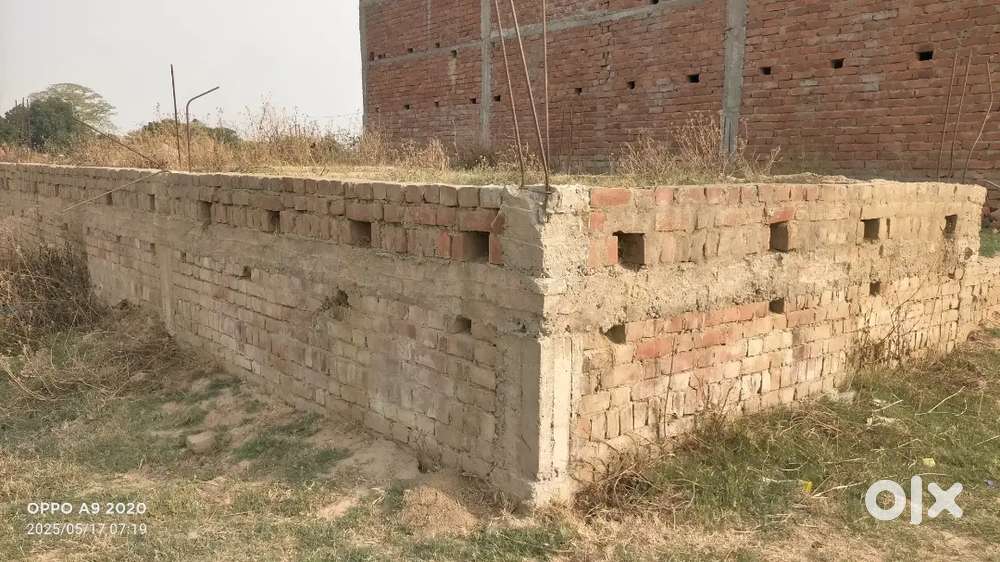 Best property for sale 910sqf and East facing