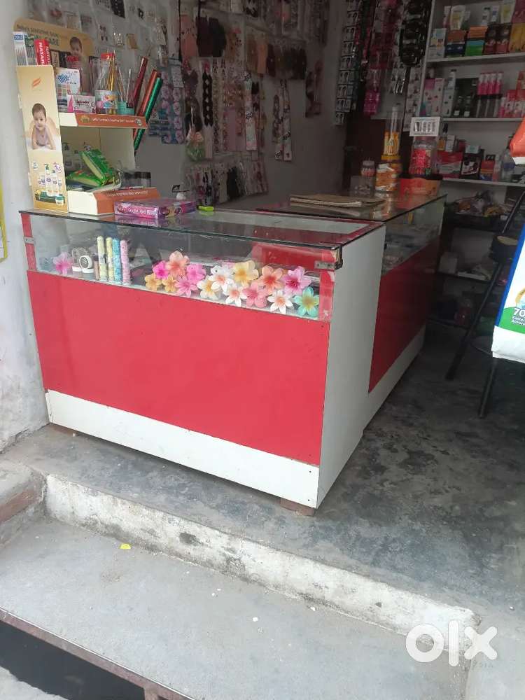 Cosmetic shop counter