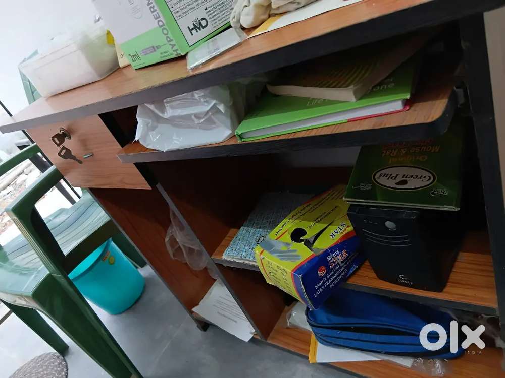 Computer table