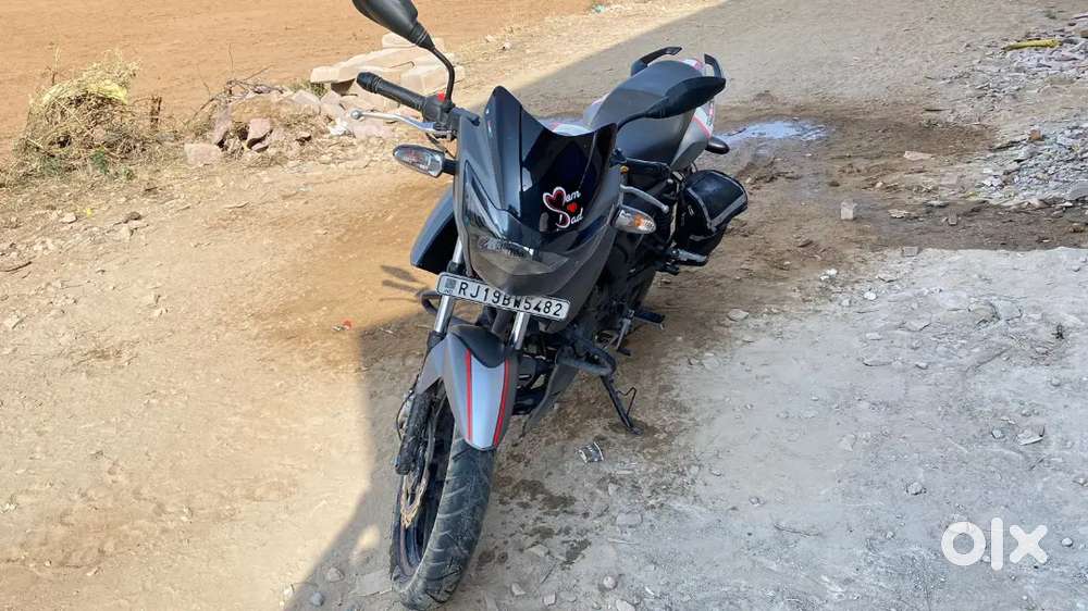 New condition bike sirf 8000 km chali