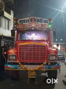Mahindra truck