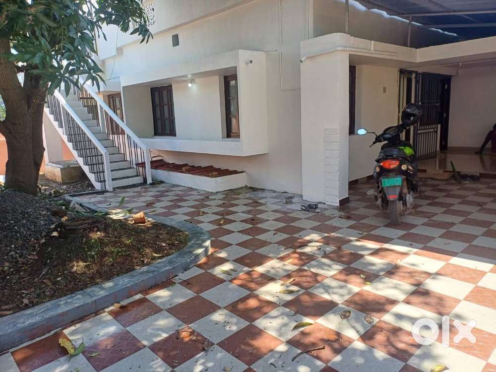 1ndepednent comercial house girinagar with commercial door no