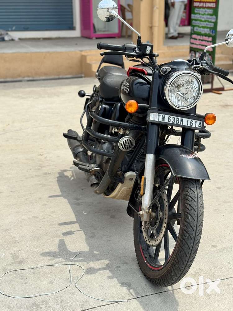 Classic 350 stealth black