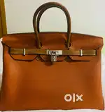 Elegant Pre-Owned Birkin-Style Bag  Timeless Tan Brown