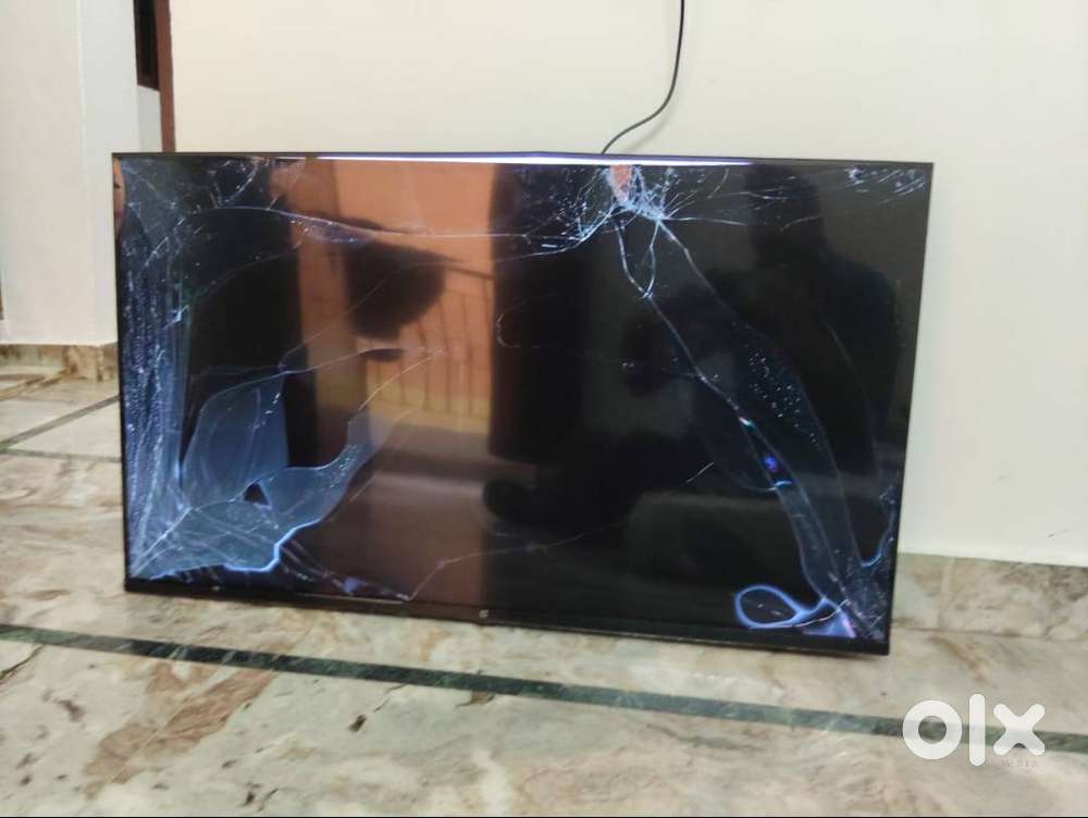 BROKEN ONEPLUS 43 INCH TV