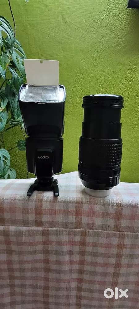 NIKON zOOM  lens