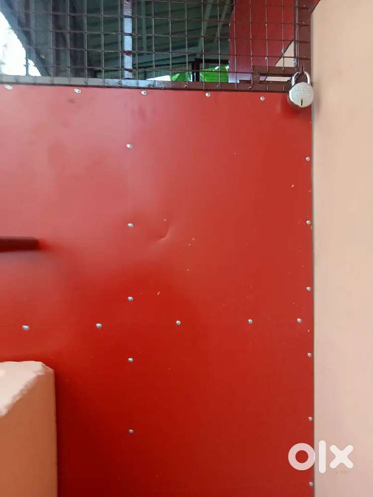 Accommodation for Male Batchelors only