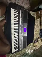 Keyboard psr670