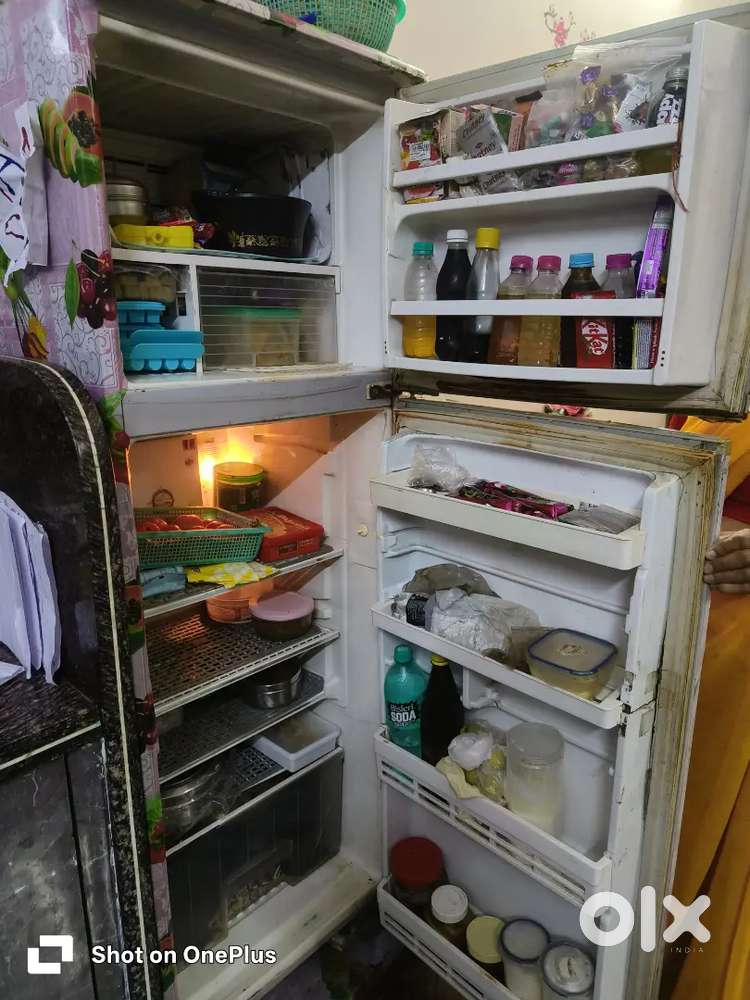 Refrigerator and washing machine