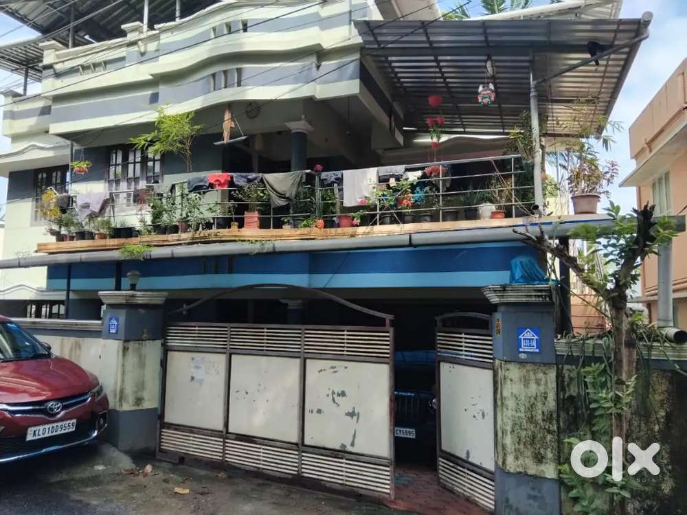 Ground floor for an independent house available for rent.