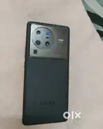 Vivo x80 pro selling in good condition, single green line on display