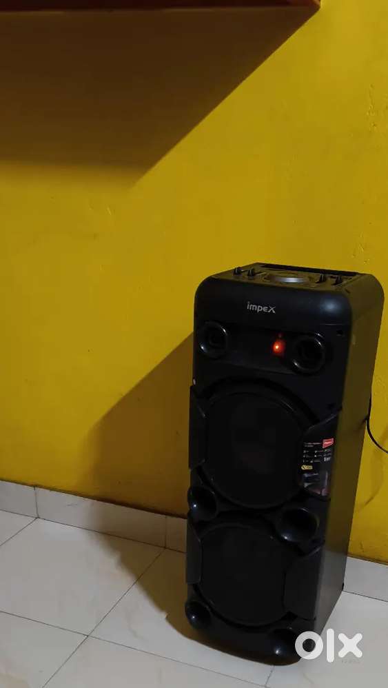Party box  200watts top notch sound