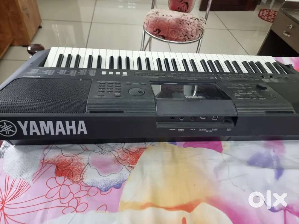 YAMAHA KEYBOARD E453