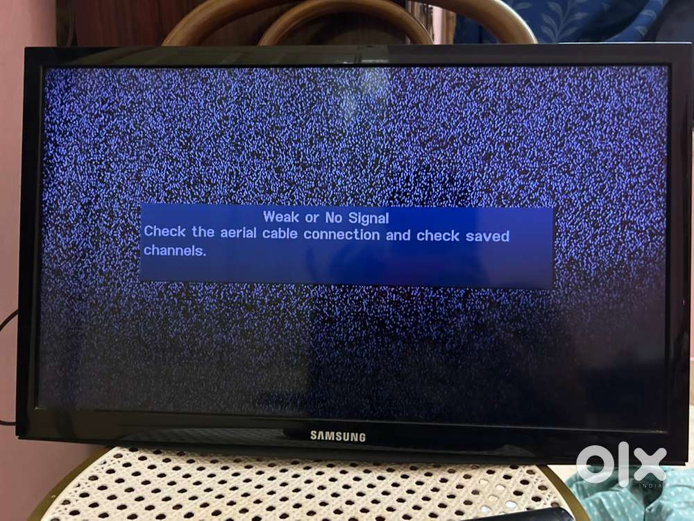 Samsung TV (UA24H4100AR)