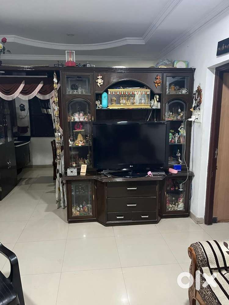 Show case without TV