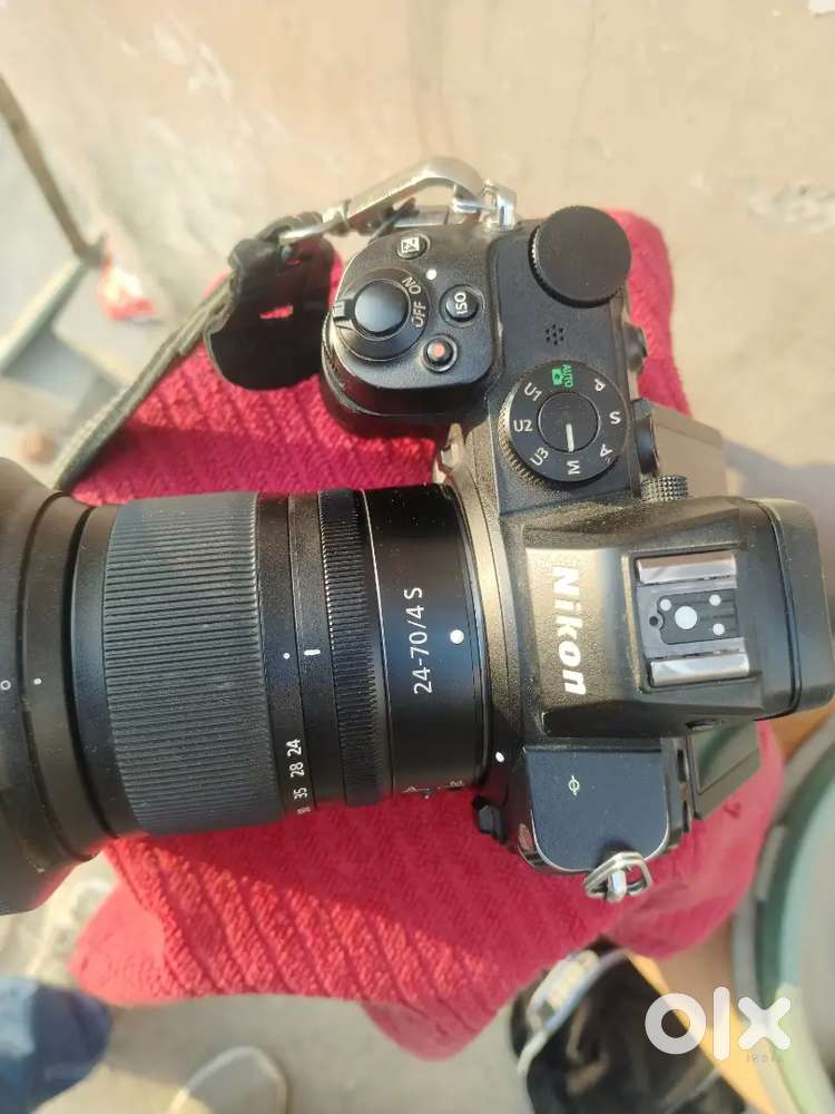 Nikon z 5 full frame mirror lens 24. 70 lense