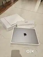 Apple macbook AIR M3 with apple magic keyboard
