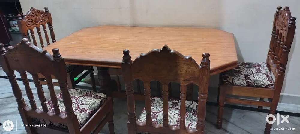 Dining table 4 seater