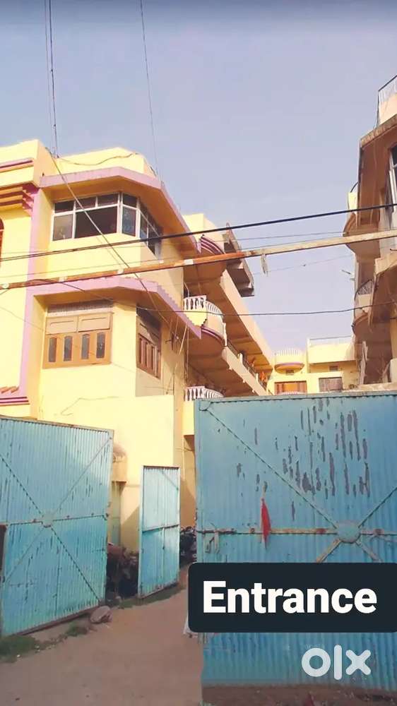 550 SQFT OFFICE SPACE AVAILABLE .