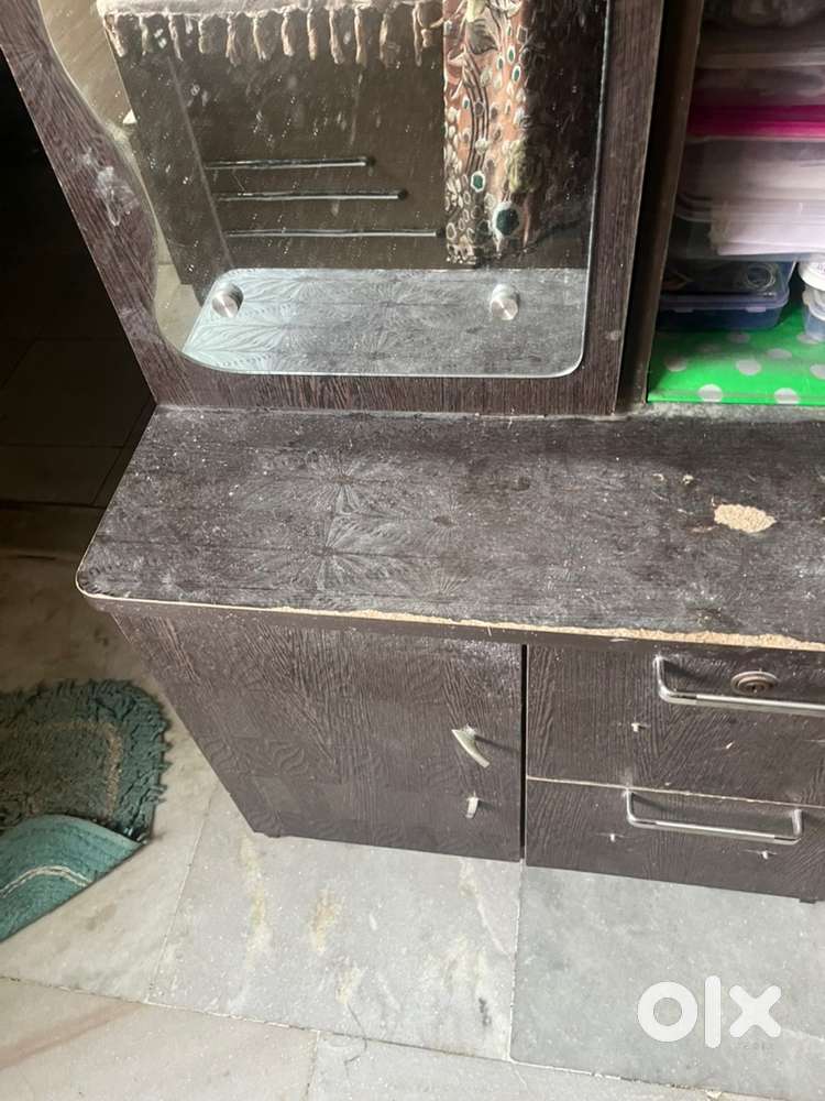Drassing table