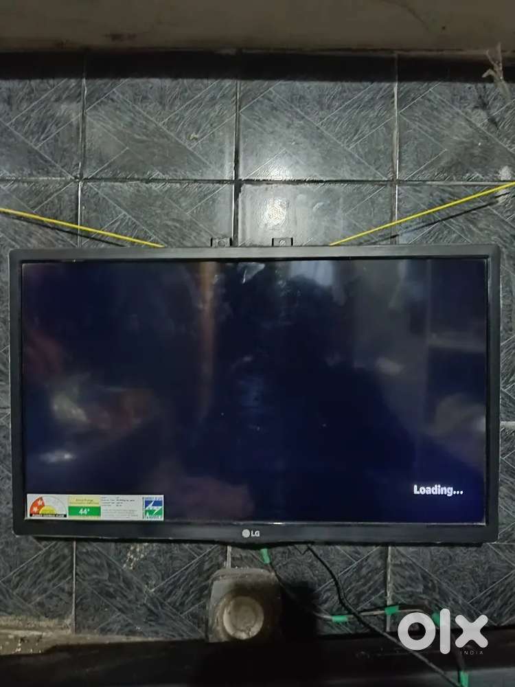 LG tv good caundison 24 inch