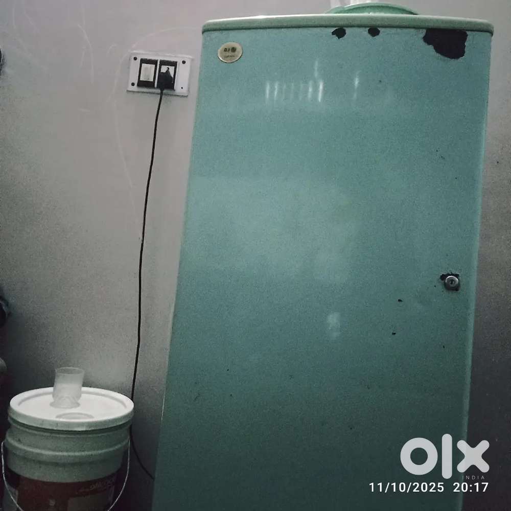 Lg company fridge in working condition