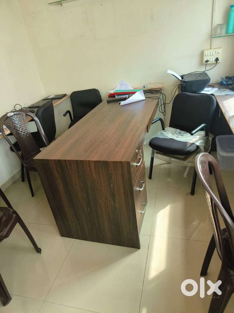Office Wooden Table with Drawers – Good Condition