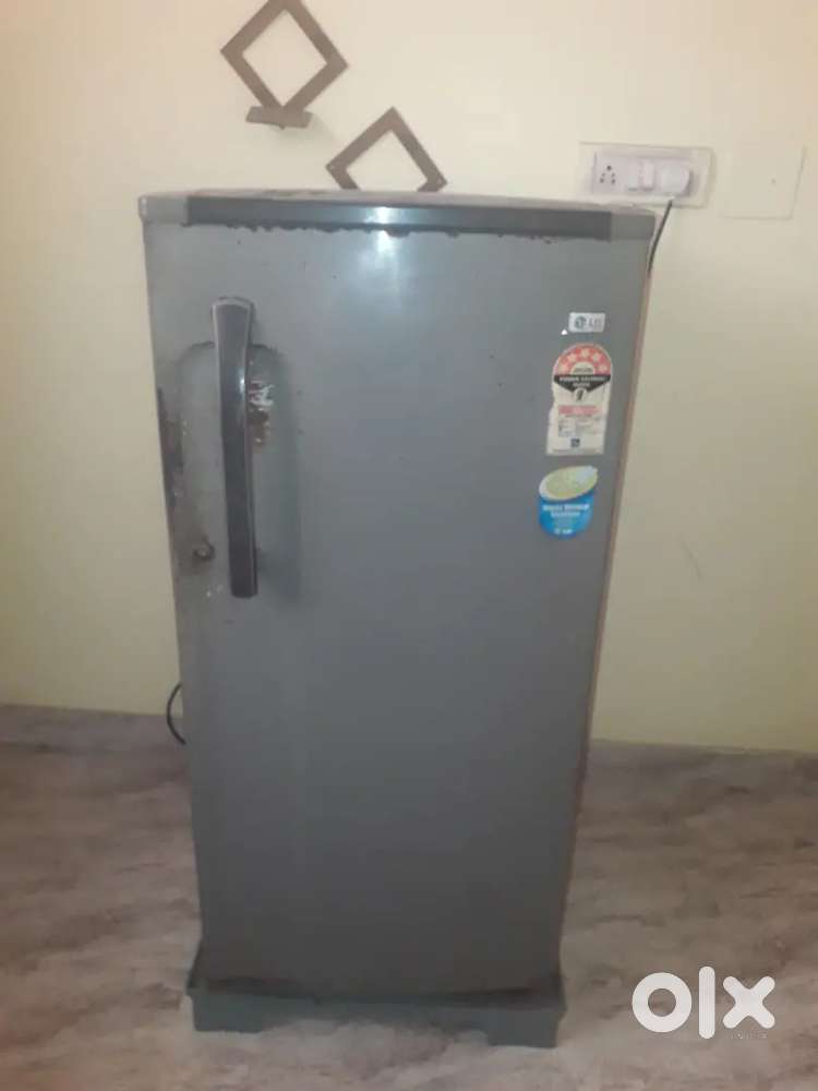 Only 2000 rupees LG Fridge