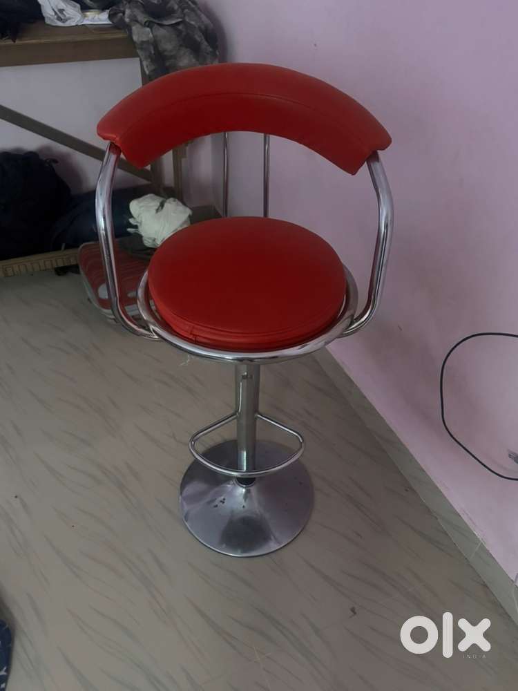 Chair used 2 months neat brand new condition