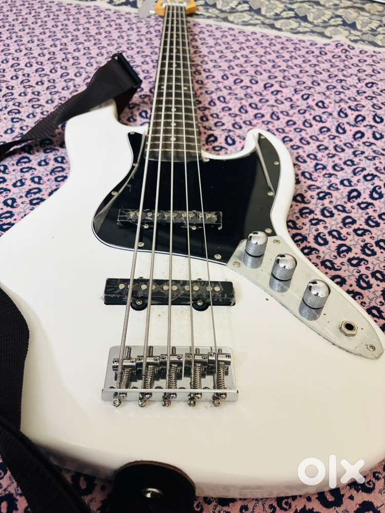 Vault bass guitar