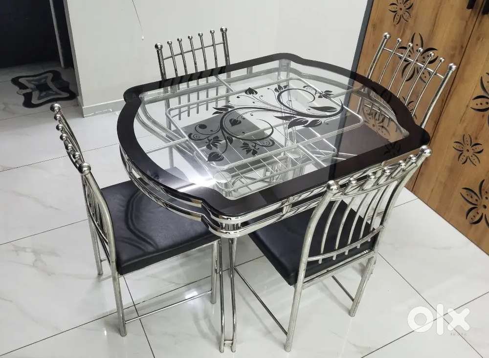 Dining table 4 seater