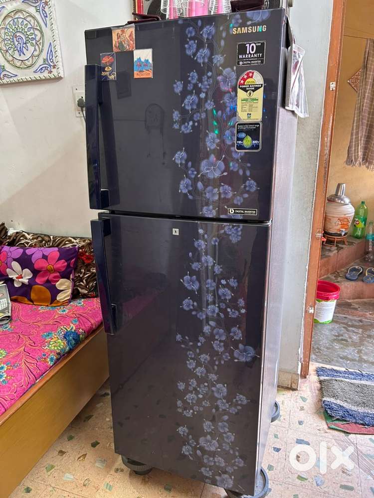 SAMSUNG FRIDGE IN GOOD CONDITION
